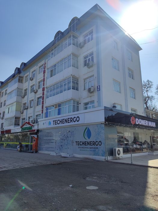 Уй, квартира сотилади. Иккинчи кават, уч хонали