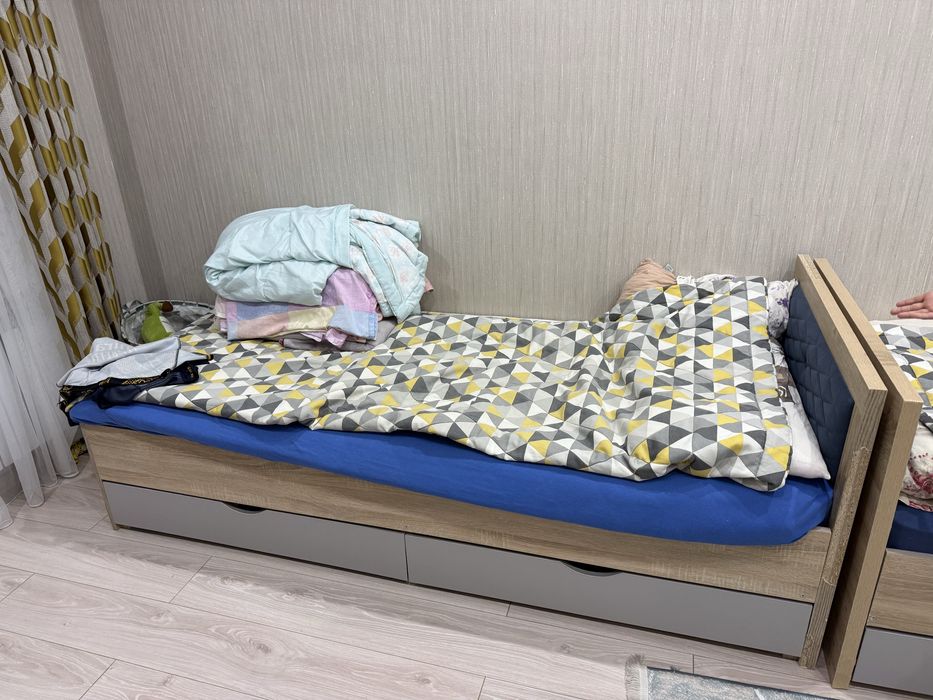 Кровати односпальные + матрас