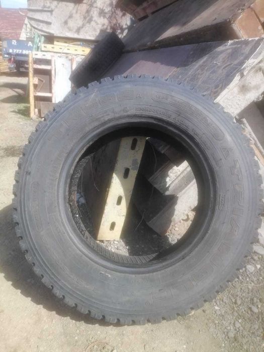 Продам покрышки 215/75R17.5 2 баллона