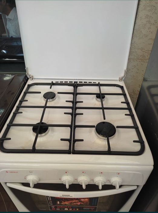 Продам газовую плиту Гефест