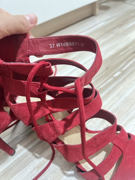 Босоножки замшевые