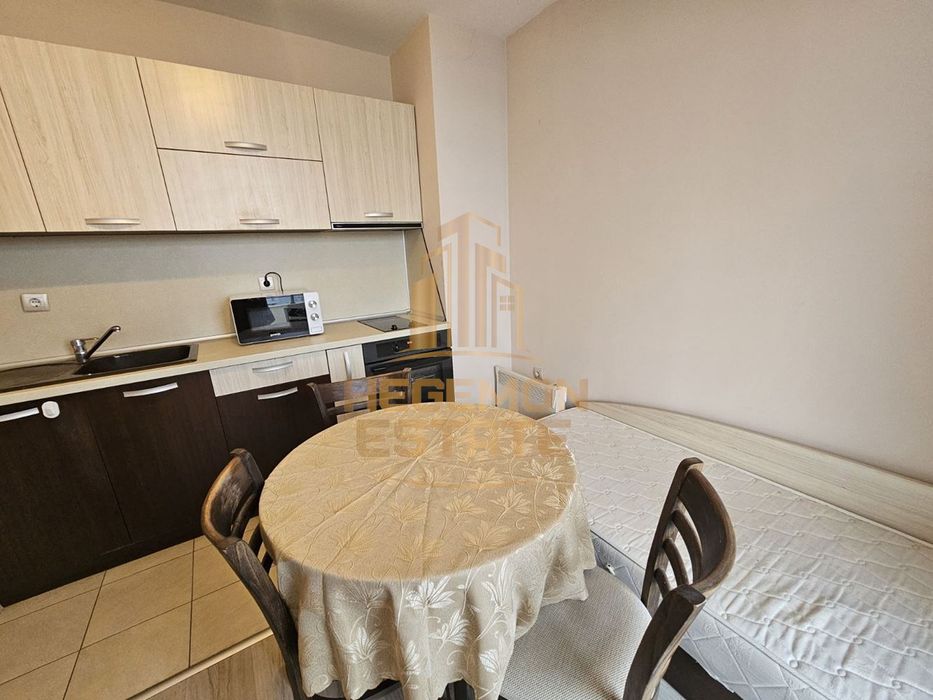 Продава се Двустаен апартамент в Варна, Лятно кино Тракия - 90 кв.м за 2289 €/кв.м - Снимка #1