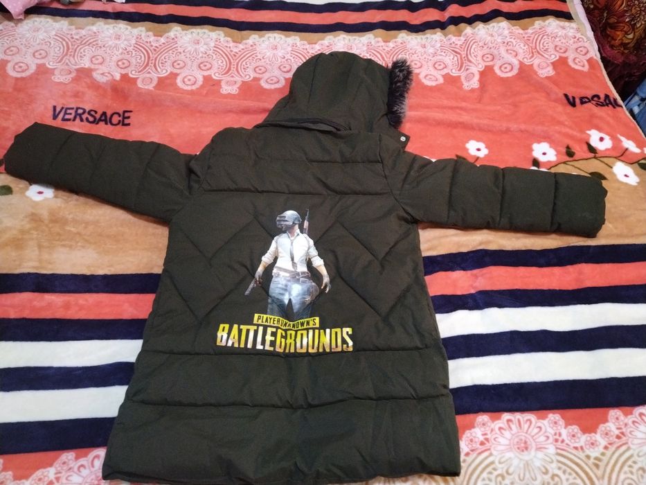 Срочно детский зимний куртка сотилади.