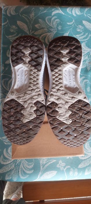 Продавам мъжки маратонки Vans