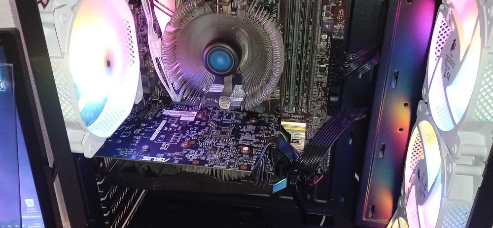 PC i5 6600k 3,9 16gb DD4 RX 580 8GB ssd+hard calculator unitate gaming