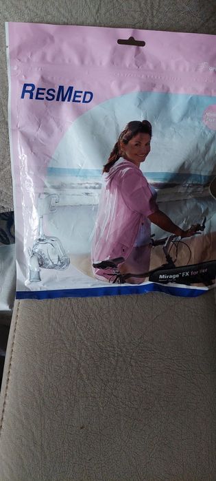 Назална маска за сънна апнея ResMed FX Mirage SYS-EUR1 за нея