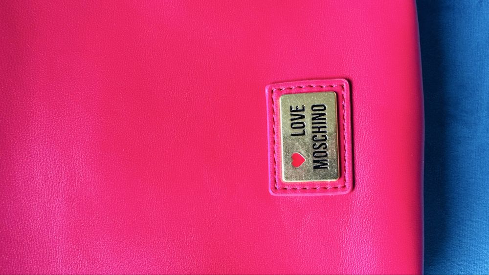 Нова чанта Love Moschino