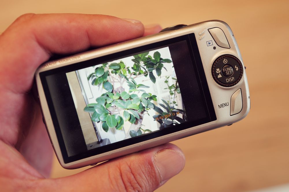 Aparat foto Canon Ixus IS de TOP Touchscreen card charger digital