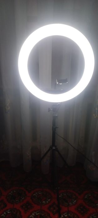 Большая led лампа с подсветкой с хорошего качества,