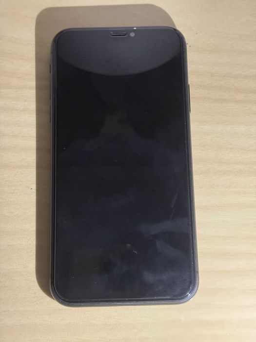 iPhone 11 в хорошем состояни