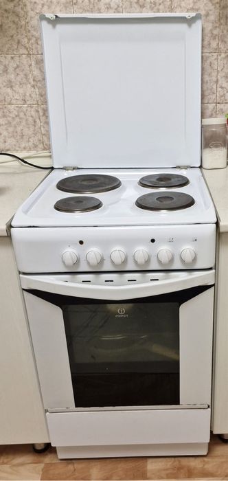 Продается холодильник и электропечь