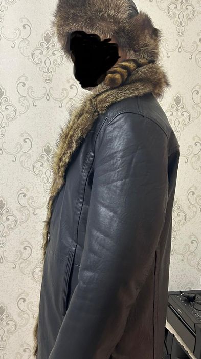 Продам куртку с  мехам  волка