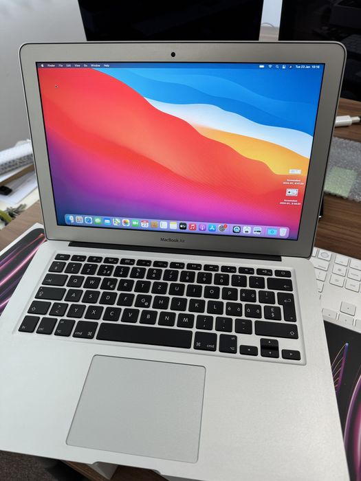 MacBook Air 13- inch 2014 / Intel 1.4 / 512 Gb / 4 Gb / Ca nou |