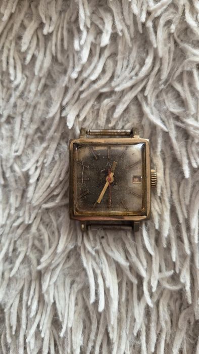 Продаю часы б/у разные