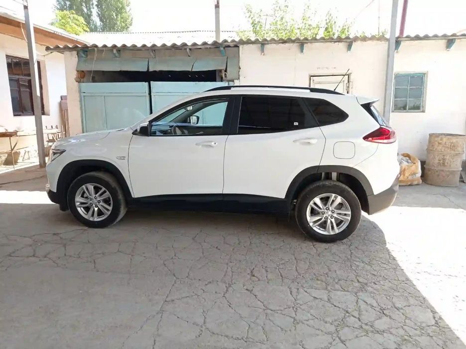 Продаю свой трекер в отличном состоянии.Пробег 14000 тыс.цена 15800 уе