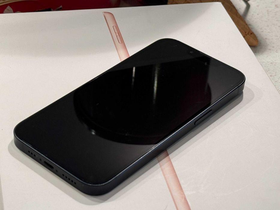 iPhone 13 128GB Black - Отличен, 100% Батерия!