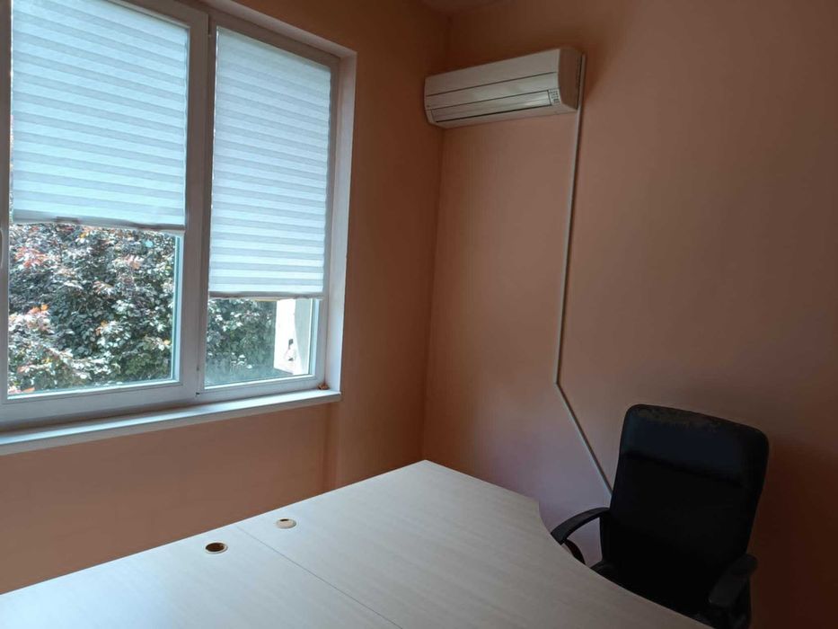 Дава се под наем Офис в Перник, Бели брег - 20 кв.м за 153 € - Снимка #3