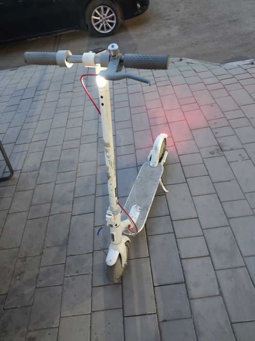 Елктро самокат Xiaomi