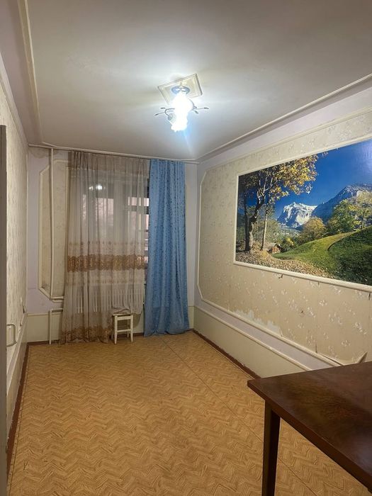 Толстой 12 3хонали 4 этаж урта падезд срочна  такалган нархи