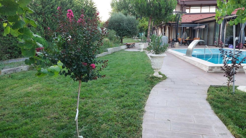 Косене и подръжка на градини