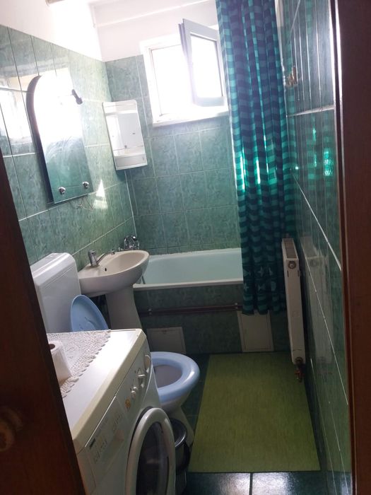 Închiriez apartament