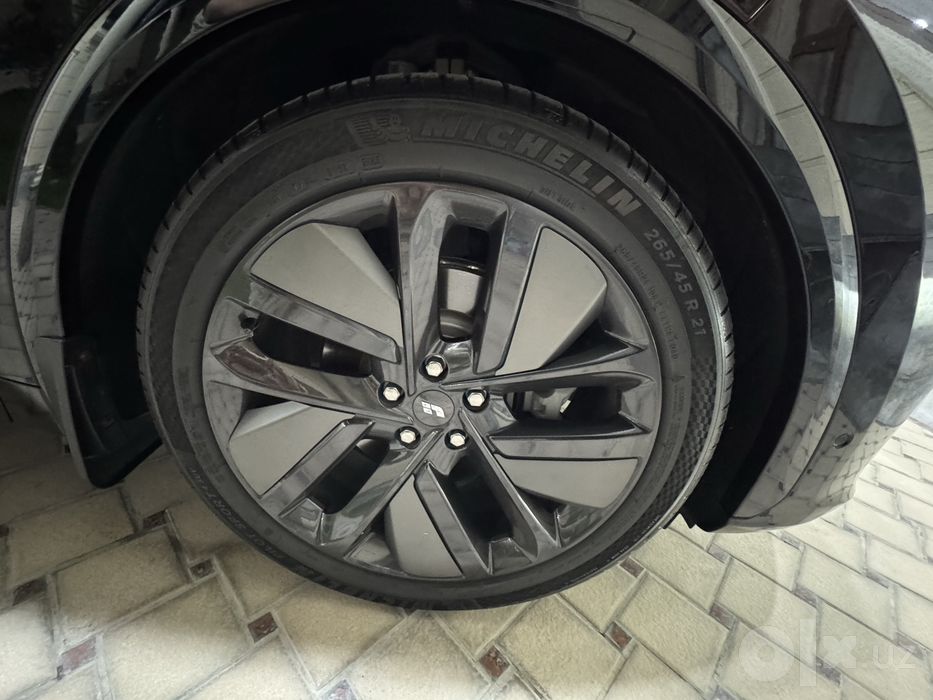 Li 7 Ultar 2024 yil Toza Qora Salon 29000 probeg