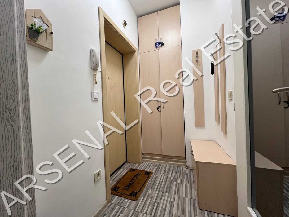 Дава се под наем Двустаен апартамент в София, Център - 67 кв.м за 598.23 € - Снимка #1