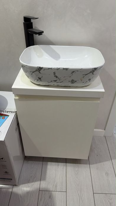 Раковина со шкафом