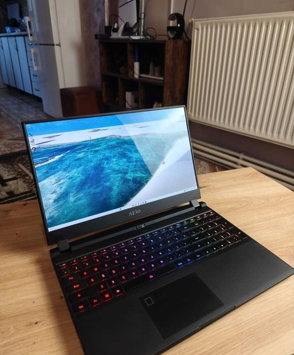 Laptop Gaming 4K OLED, RTX 3060, i7-11800H, 16GB,1TB, Gigabyte Aero 15