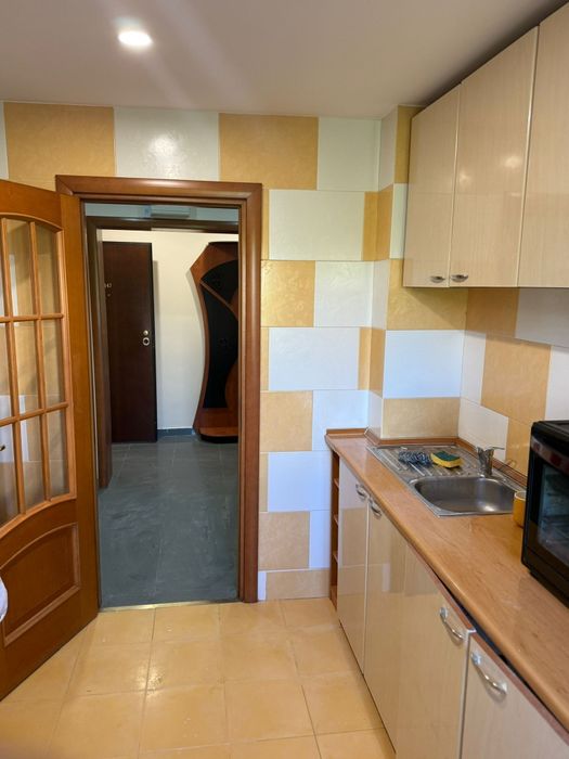 Inchiriez apartament  2 camere   zona ultracentral