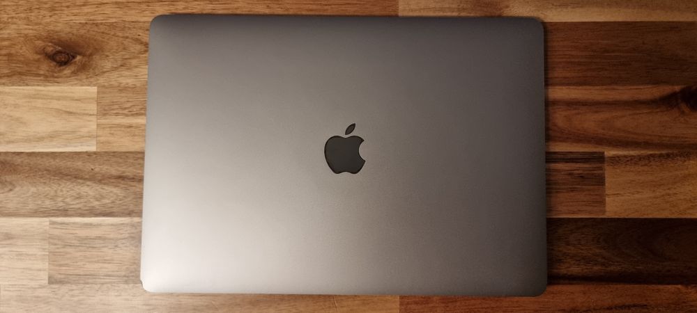 MacBook Air 13 2019 (display defect)