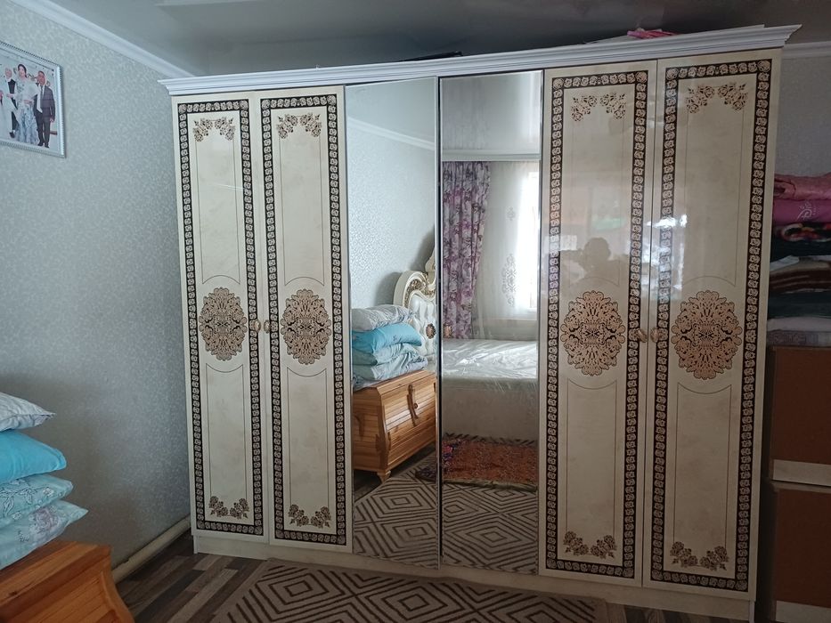 Спальни гарнитур, жағдайы жаксы.