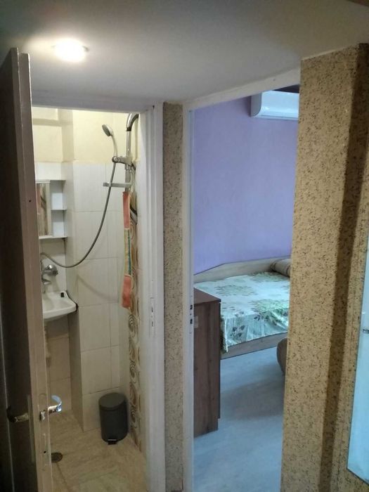 ЧАСНО ЛИЦЕ продава Двустаен и Едностаен без Комисионна--Договаряне