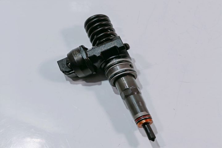 Injector   Injector CC / 2.5 tdi 07Z130073N Volkswagen VW Transporter