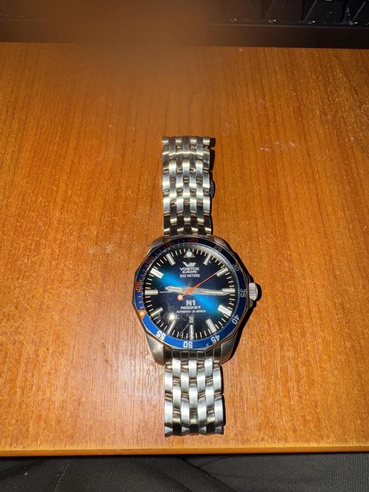 Мъжки часовник-ЧИСТО НОВ