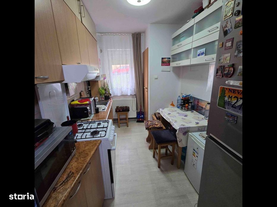 Apartament  2 camere, parter, semidecomandat Codlea Nord