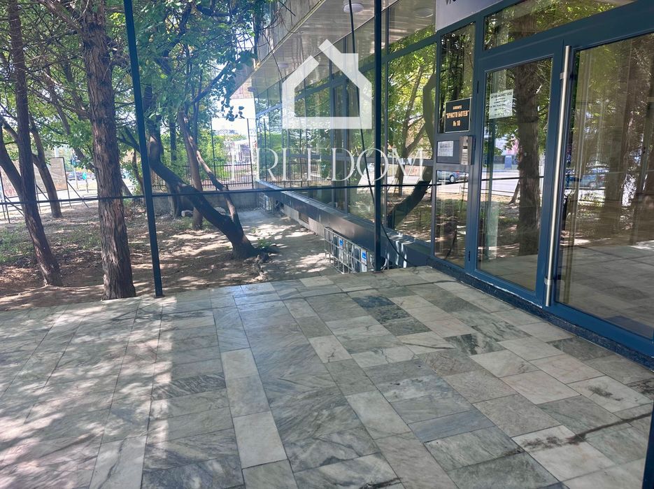 Продава се Офис в Варна, Център - 87 кв.м за 1900 €/кв.м - Снимка #1