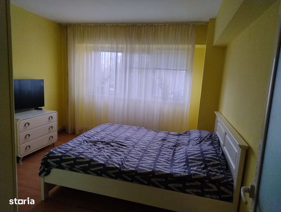 - Apartament 3 camere Calarasi 4, etaj 3. Suprafata 72mp.