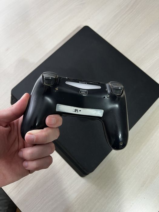 Ps4 Slim 1TB + Maneta