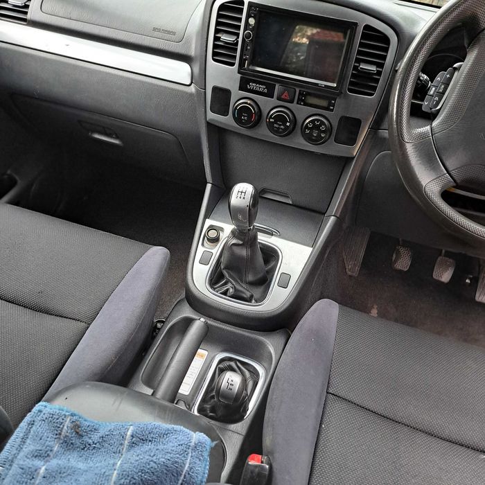 Suzuki grand vitara 128 к.с Бензин