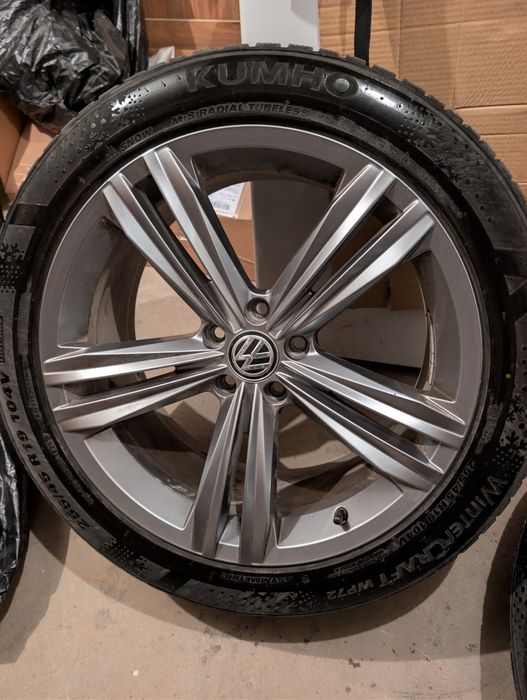 Гуми и джанти за VW Тигуан R-Line