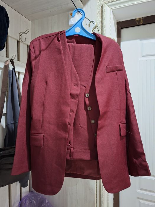 Тройка бордовый женский