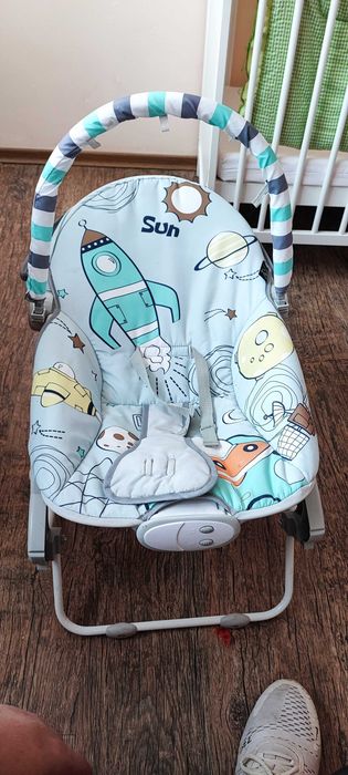 Шезлонг с вибрация ,проходилка и кош за кола