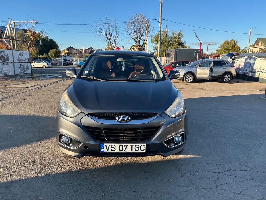 Hyundai ix35 Hyundai Ix35 2000 CRDI -4WD Climatronic încălzire scaune față spate ,