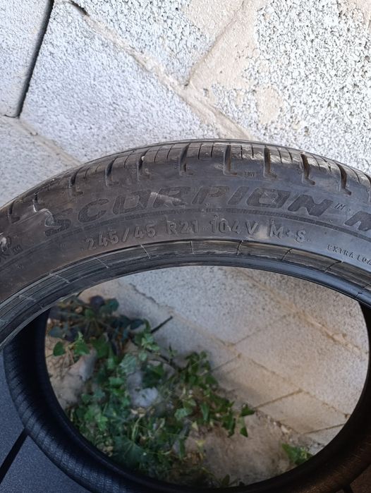 Продам резины 245 45 R21