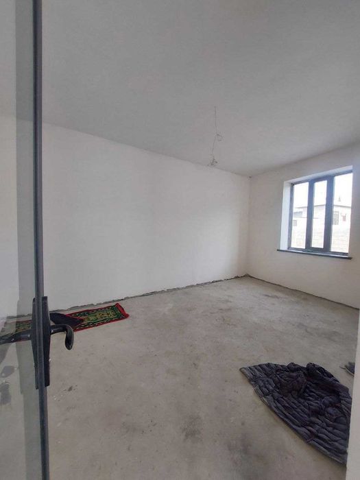 Киргилида ховли уй сотилади