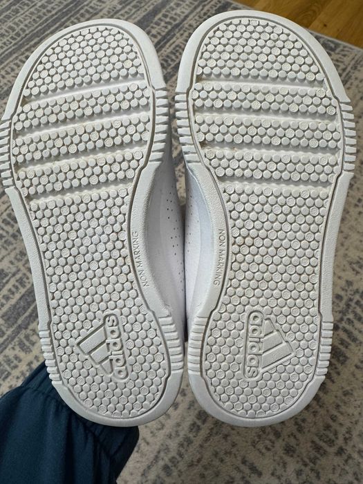 Adidasi Adidas marimea 30 1/2