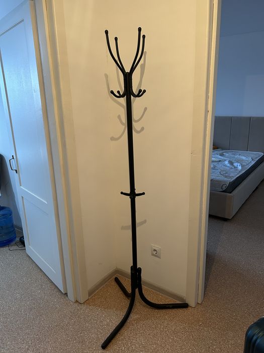 Вешалка 10.000 в отличном состоянии