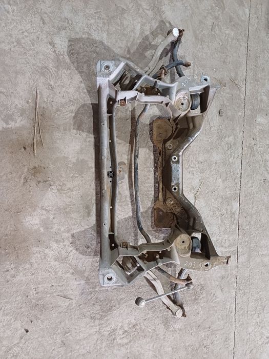 Запчасти на Мерседес 203