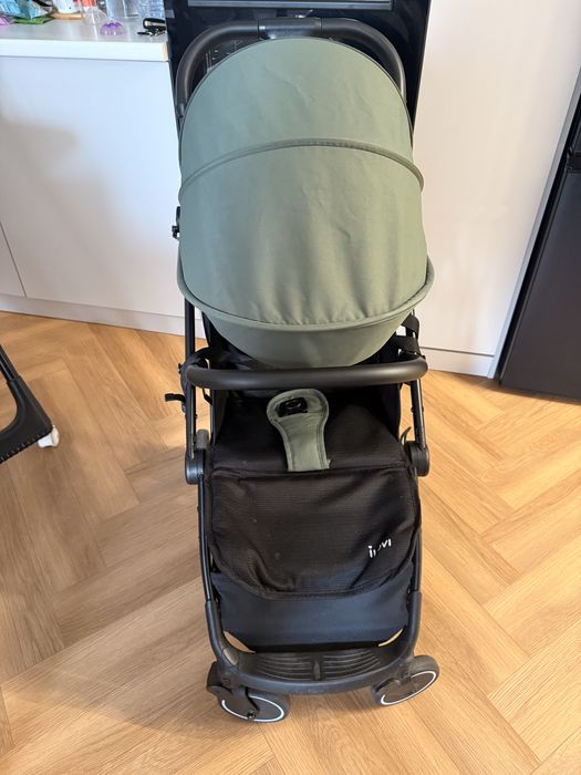 Продам коляску легкую